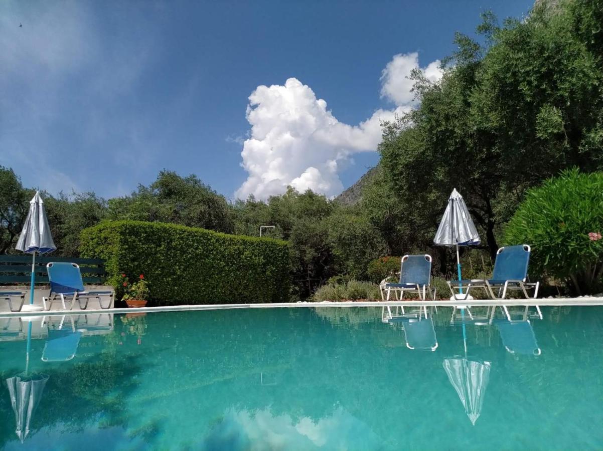 Villa Stefanos Apartments By Hotelius 格利法达 外观 照片